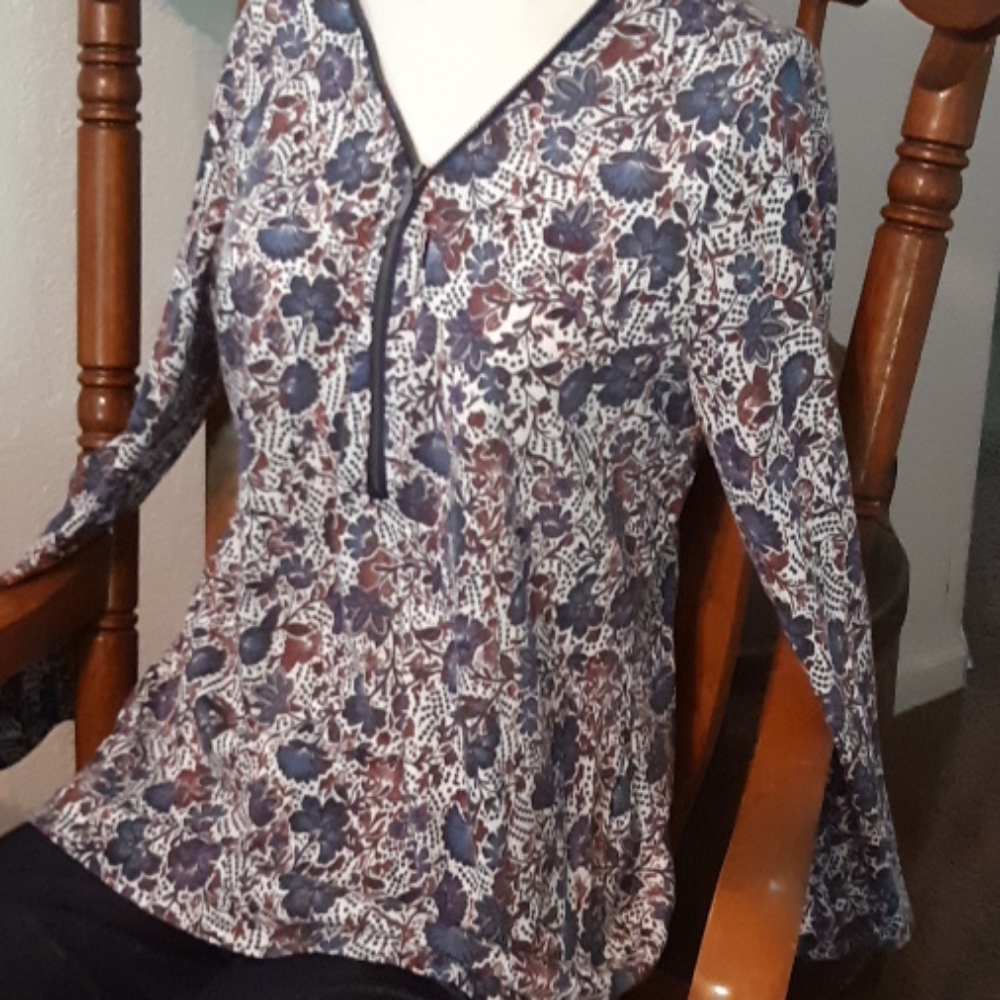 Lee top to wear w/jeans